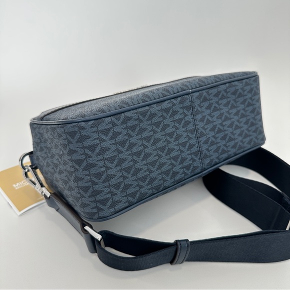 Michael Kors Large Pocket Kenly Crossbody Bag in Admiral Blue - Picture 12 of 15